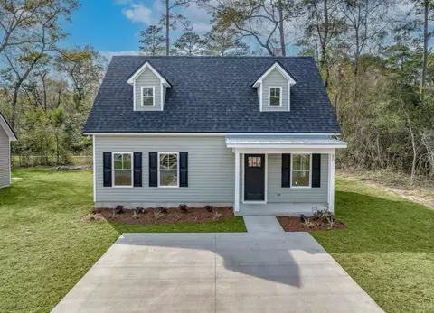 77 Tafflinger Dr, Crawfordville, FL 32327