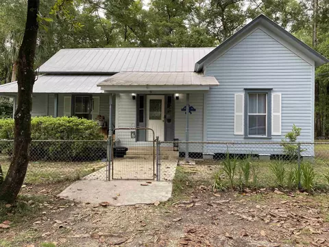 6 Dickson, Sopchoppy, FL 32358