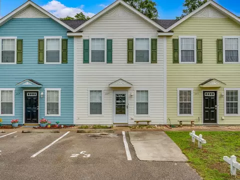 23 Old Courthouse Sq #B, Crawfordville, FL 32327
