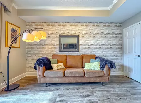 215 W College #409, Tallahassee, FL 32301