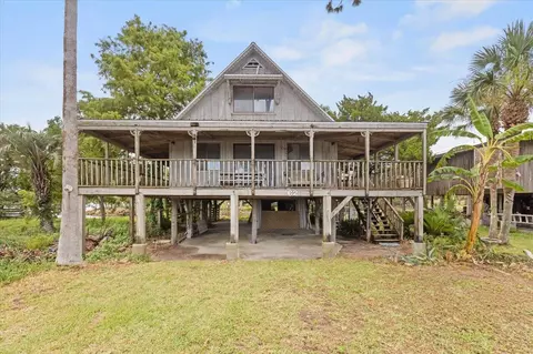 62 Bayou Rd, Crawfordville, FL 32327