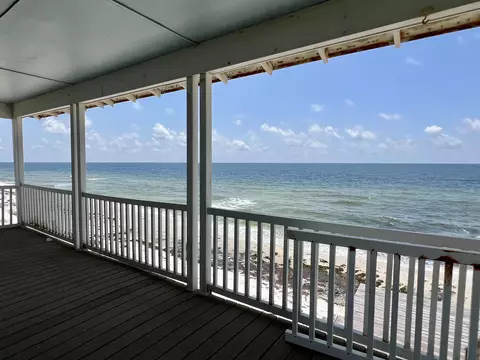 Exterior - 508 Gulf Shore Dr, Carrabelle, FL 32322 photo 2 of 13