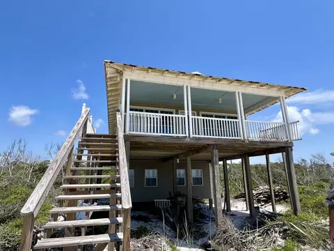 Exterior - 508 Gulf Shore Dr, Carrabelle, FL 32322 photo 3 of 13