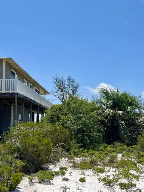 Exterior - 508 Gulf Shore Dr, Carrabelle, FL 32322 photo 10 of 13