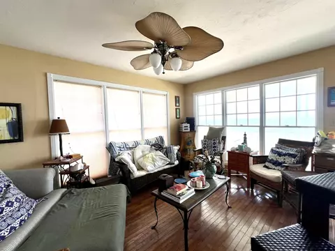 Living - 508 Gulf Shore Dr, Carrabelle, FL 32322 photo 1 of 2