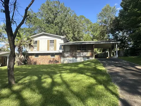 2405 Almond Dr, Tallahassee, FL 32303