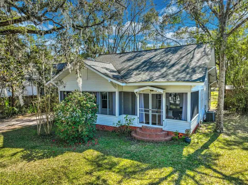  1111 W Green St, Perry, FL 32347 photo 2