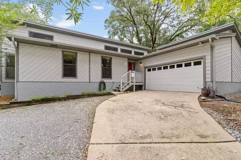 1911 Lawson Rd, Tallahassee, FL 32308