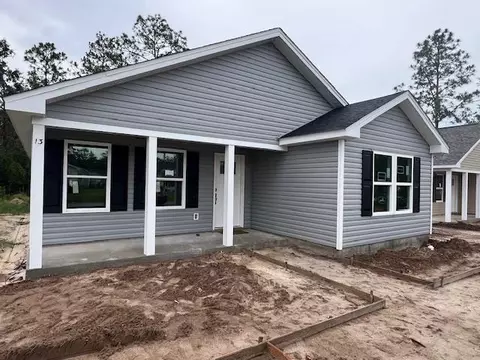 13 Imaginary Ln, Crawfordville, FL 32327