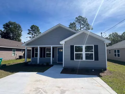 13 Imaginary Ln, Crawfordville, FL 32327