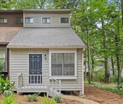 201 Parkbrook Cir, Tallahassee, FL 32301