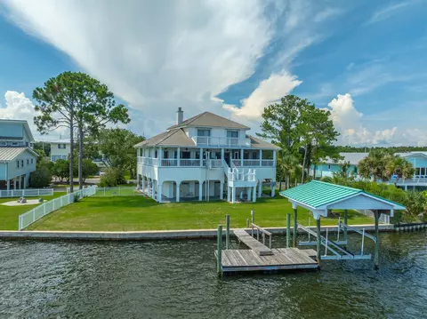 125 Royster Dr, Crawfordville, FL 32327