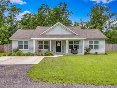 20 Lee St, Crawfordville, FL 32327