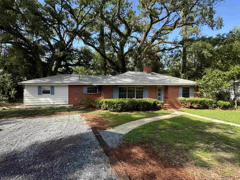 2213 Amelia Cir, Tallahassee, FL 32304