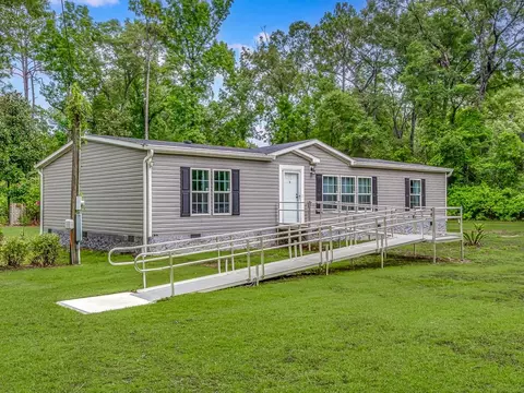 37 Sam Smith Cir, Crawfordville, FL 32327