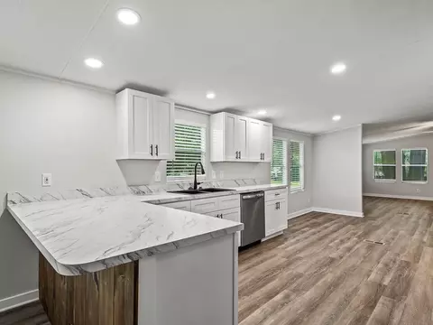 2545 Shadowwood Dr, Tallahassee, FL 32305