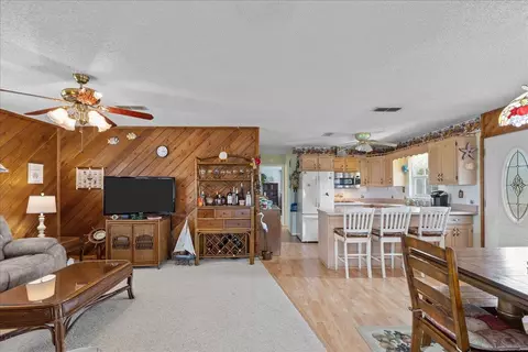 Living - 114 Kingfisher Rd, Perry, FL 32348 photo 1 of 3