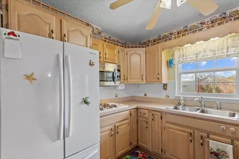 Kitchen - 114 Kingfisher Rd, Perry, FL 32348 photo 2 of 3