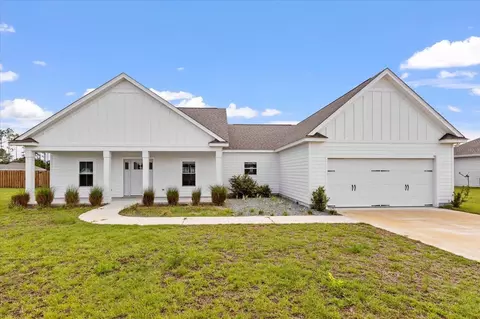 32 Shelby Dr, Crawfordville, FL 32327
