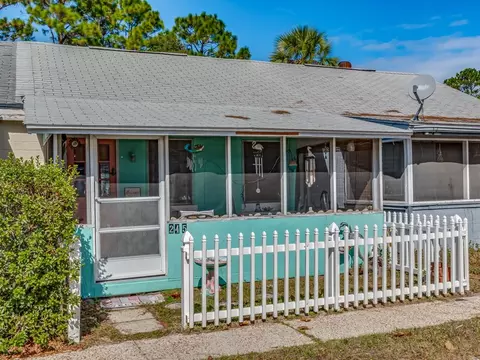 24 E Pine St #5, Lanark Village, FL 32323