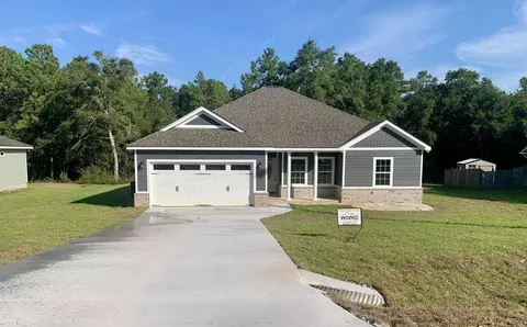 94 Sand Pine Cir, Midway, FL 32343
