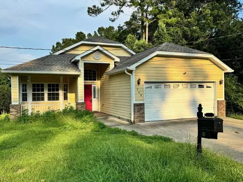 209 NE 5th St, Havana, FL 32333