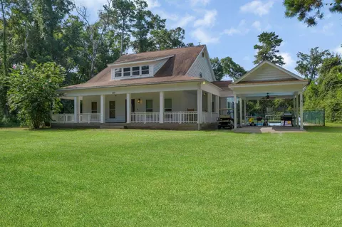 893 Rehwinkel Rd, Crawfordville, FL 32327