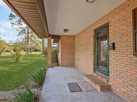 Exterior - 309 E Pace Dr, Perry, FL 32347 photo 6 of 10