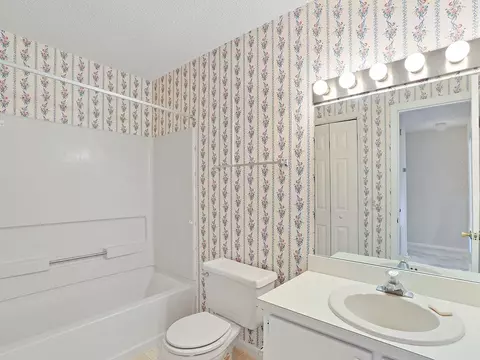 Bath - 309 E Pace Dr, Perry, FL 32347 photo 3 of 3
