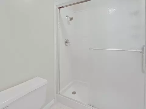 Bath - 309 E Pace Dr, Perry, FL 32347 photo 2 of 3
