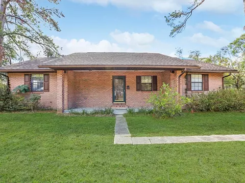 Exterior - 309 E Pace Dr, Perry, FL 32347 photo 2 of 10