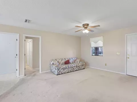 Living - 309 E Pace Dr, Perry, FL 32347 photo 4 of 5