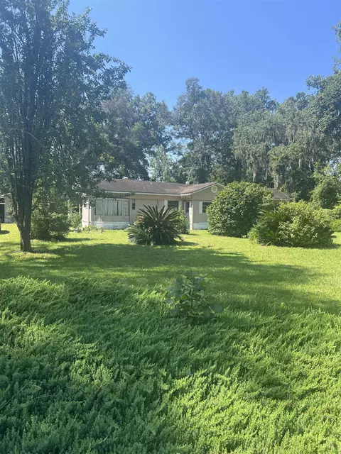121 Russell Dr, Crawfordville, FL 32327