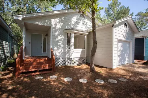 1708 Silverwood Dr, Tallahassee, FL 32301