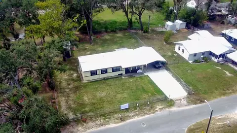 613 W Veterans Dr, Perry, FL 32347 photo 4
