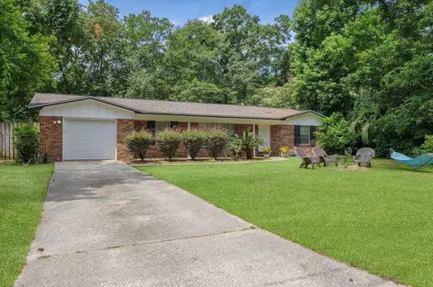 2210 Woodlawn Dr, Tallahassee, FL 32303