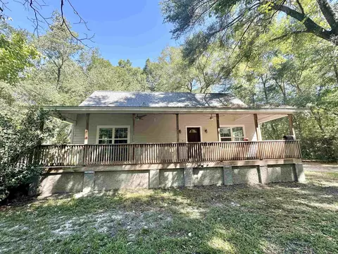 256 Wildflower Ln, Crawfordville, FL 32327