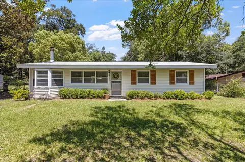 3712 Shoreline Dr, Tallahassee, FL 32305