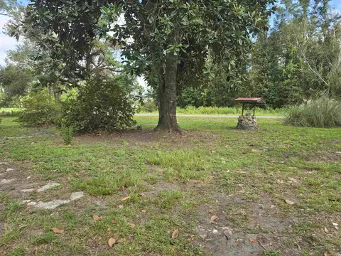 Exterior - 1059 Glennis Cruce, Perry, FL 32347 photo 3 of 5