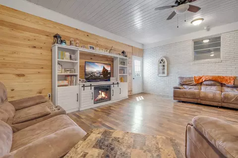Living - 2484 Foley Rd, Perry, FL 32348 photo 2 of 3