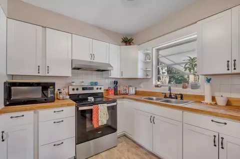 Kitchen - 2484 Foley Rd, Perry, FL 32348 photo 2 of 4