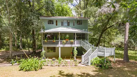 805 Sir Richard Rd, Tallahassee, FL 32310