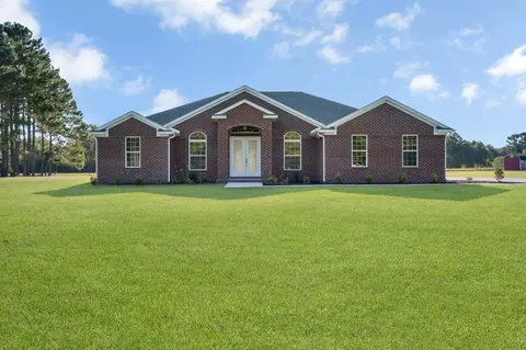 200 Quail Roost Dr, Quincy, FL 32352