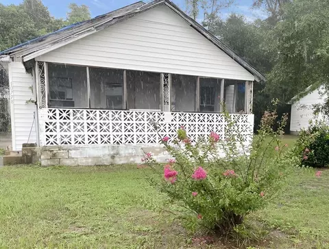 10778 NW Main St, Bristol, FL 32321