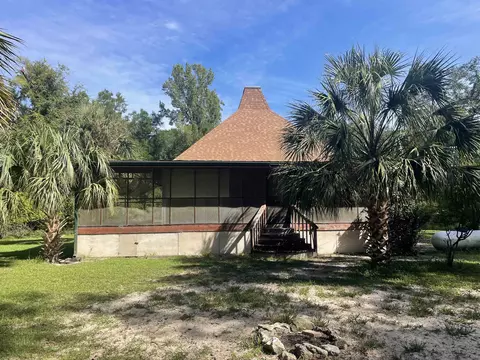 19 Razorback Rd, Crawfordville, FL 32327