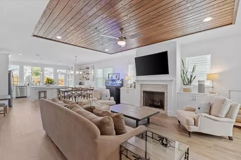 2400 Sweet Valley Hts, Tallahassee, FL 32308