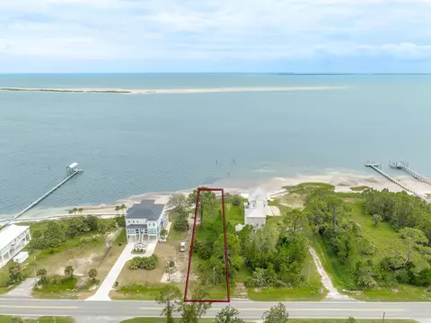 2204 E Highway 98 Hwy, Carrabelle, FL 32322