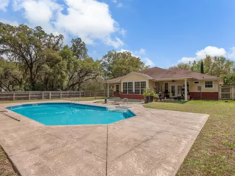 Exterior - 110 Judson Dr, Perry, FL 32348 photo 3 of 4