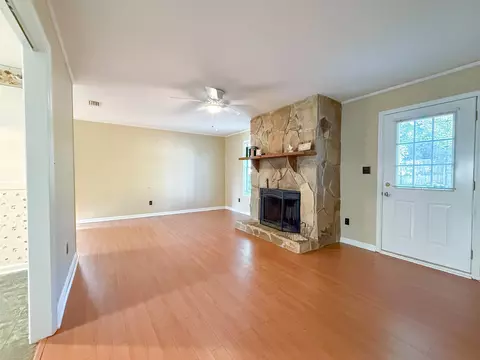 1548 Pine Forest Dr, Tallahassee, FL 32301