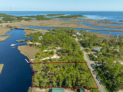 141 Timber Island Rd, Carrabelle, FL 32322